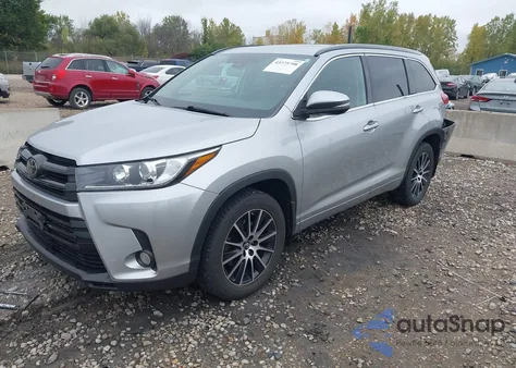 2018 Toyota Highlander Se из США, поврежденный, VIN 5TDJZRFH3JS547032